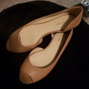 Flat peep toe